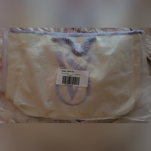 Victorias Secret Tote Bag. BRAND NEW 💎 - Picture 2 of 2